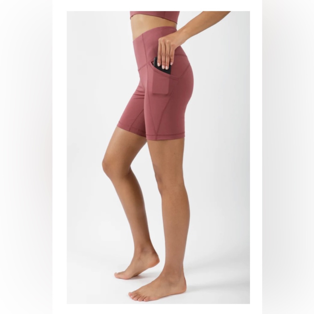 Yogalicious mauve yoga shorts with pockets!